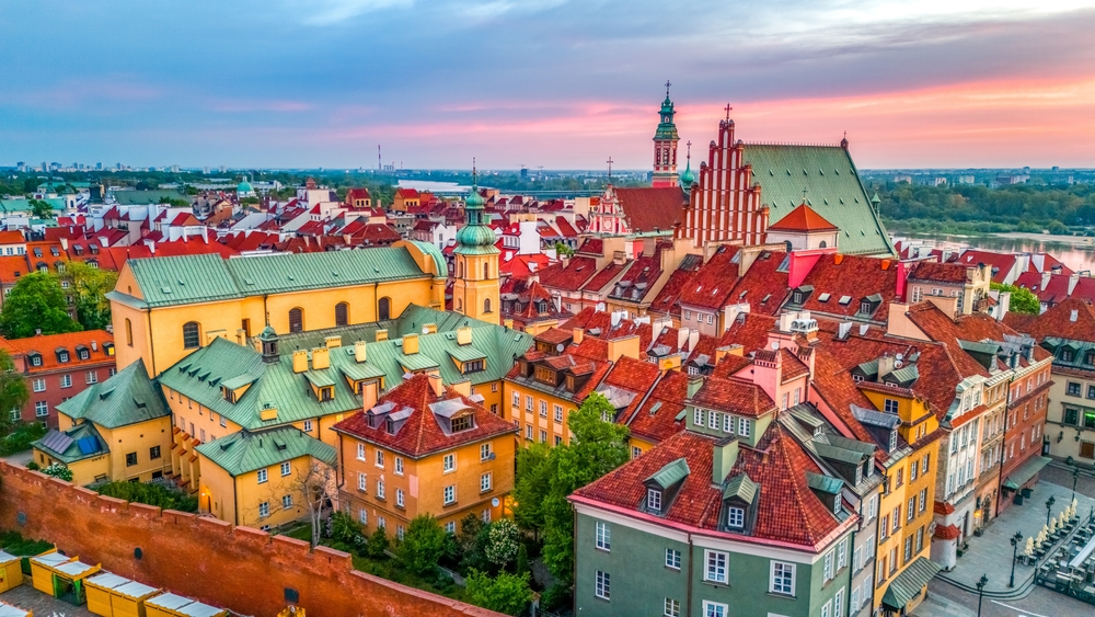 Cremated Remains Courier to Poland